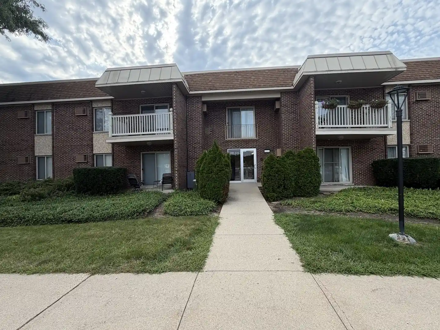 Listing Photo 1 - Condo for sale in 500 N Wilke Rd located at 500 N Wilke Rd, Palatine, IL 60074 - Unit #206