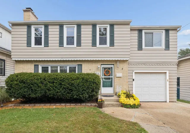 Photo 1 of Single family home for sale at 4216 149th Street, Midlothian, IL 60445 | MLS# 12783690 | Listing updated on 2026-10-27