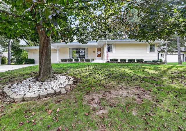 Photo 3 of Single family home for sale at 1525 S Harlem Ave, Freeport, IL 61032 | MLS# 12783692 | Listing updated on 2026-10-21