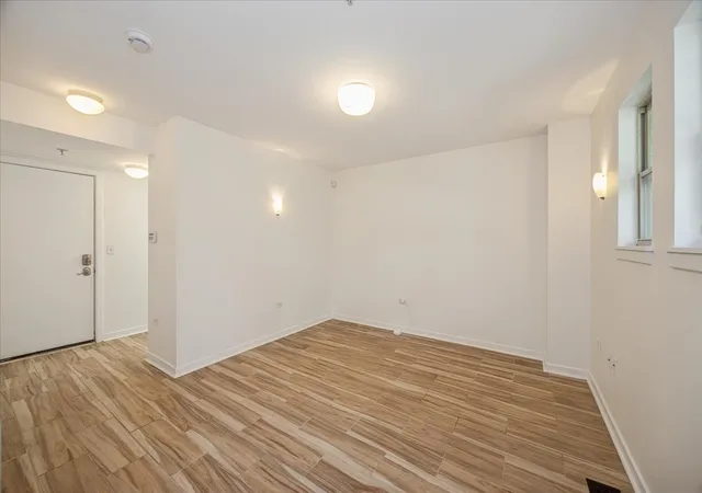 Photo 3 of Townhouse for sale at 2321 S Wabash St #17, Chicago, IL 60616 | MLS# 12783707 | Listing updated on 2026-10-22