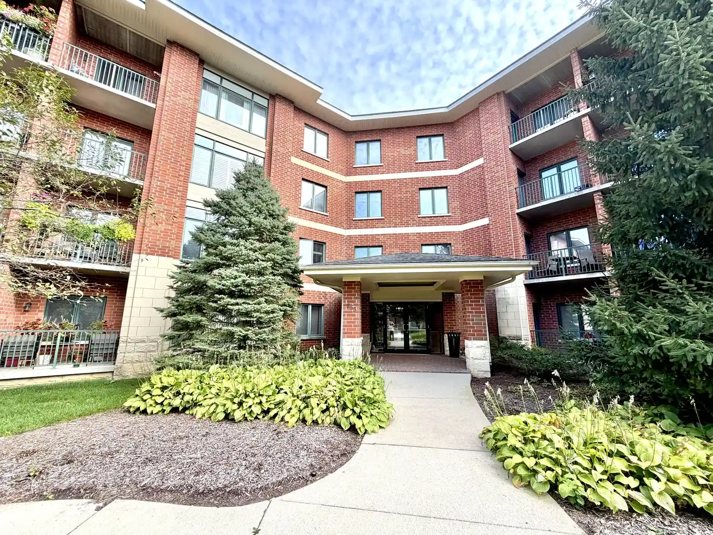 Listing Photo 1 - Condo for sale in 855 E 22Nd St located at 855 E 22Nd St, Lombard, IL 60148 - Unit #111