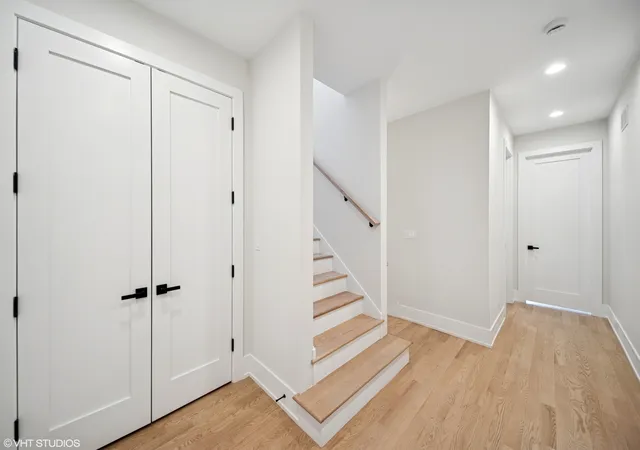 Listing Photo 3 - Condo for sale in building located at 967 E 62Nd St, Chicago, IL 60637 - Unit #1