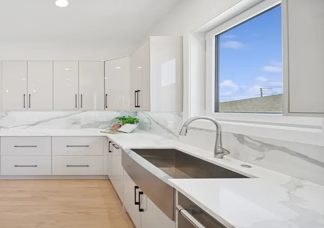 Listing Photo 5 - Condo for sale in building located at 967 E 62Nd St, Chicago, IL 60637 - Unit #1