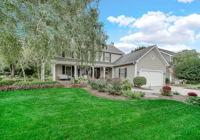 Photo 1 of Single family home for sale at 563 Bittersweet Trl, Crystal Lake, IL 60014 | MLS# 12783758 | Listing updated on 2026-10-18