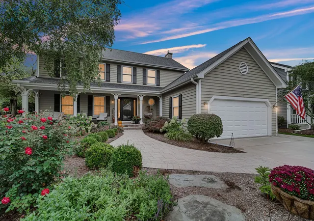 Photo 2 of Single family home for sale at 563 Bittersweet Trl, Crystal Lake, IL 60014 | MLS# 12783758 | Listing updated on 2026-10-18