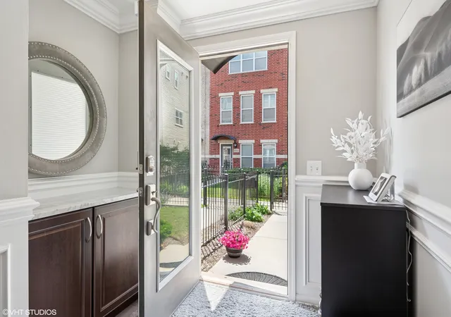 Listing Photo 5 - Condo for sale at Lexington Square, Unit A 3761 S Morgan St, Lexington Square, Chicago, IL 60609 | Built Year: 2008-2017