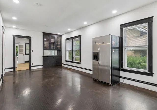 Photo 2 of Single family home for sale at 615 Gates Ave, Aurora, IL 60505 | MLS# 12783809 | Listing updated on 2026-10-22