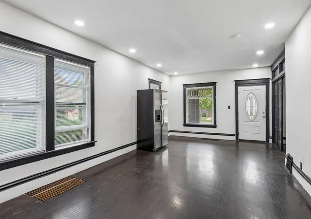 Photo 3 of Single family home for sale at 615 Gates Ave, Aurora, IL 60505 | MLS# 12783809 | Listing updated on 2026-10-22