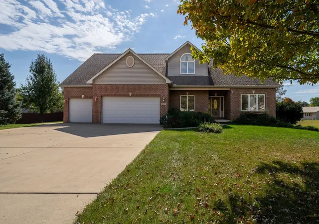 Single family home for sale at 2214 Bella Fiore Ln, Pontiac, IL 61764 | MLS# 12783840