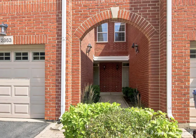 Photo 17 of Townhouse for sale at 2359 Chelsea Rd, Northbrook, IL 60062 | MLS# 12783841 | Listing updated on 2026-10-21