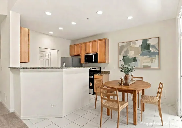 Photo 4 of Townhouse for sale at 2359 Chelsea Rd, Northbrook, IL 60062 | MLS# 12783841 | Listing updated on 2026-10-21