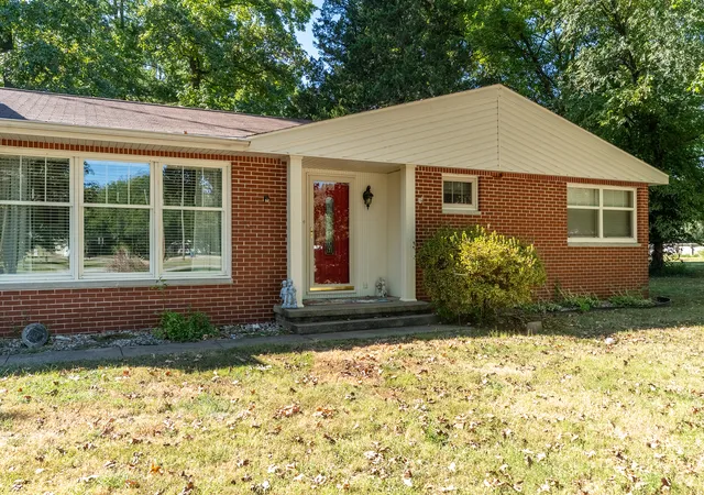 Photo 3 of Single family home for sale at 204 N Dean St, Royalton, IL 62983 | MLS# 12783846 | Listing updated on 2026-10-20