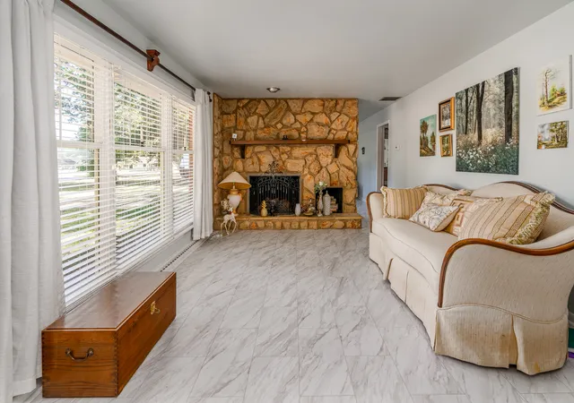 Photo 4 of Single family home for sale at 204 N Dean St, Royalton, IL 62983 | MLS# 12783846 | Listing updated on 2026-10-20