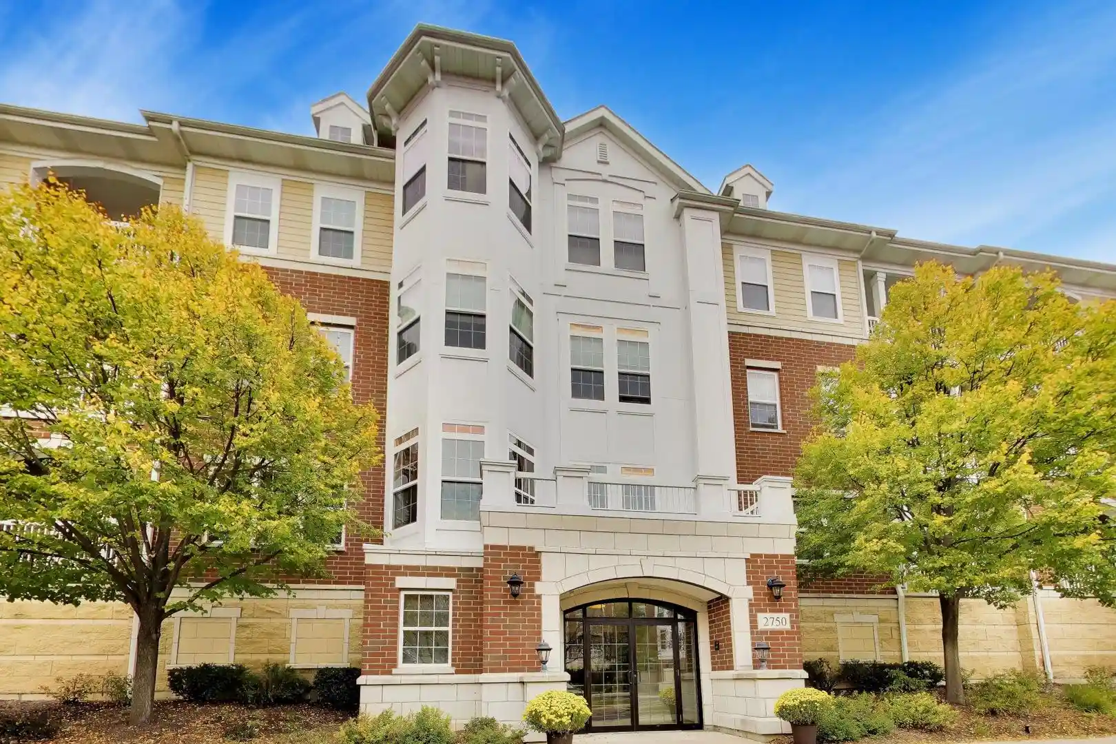 Listing Photo 1 - Condo for sale in 2750 Commons Dr located at 2750 Commons Dr, Glenview, IL 60026 - Unit #208