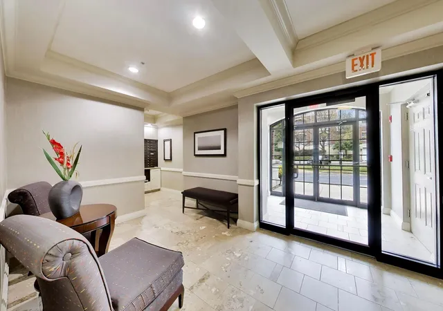 Listing Photo 2 - Condo for sale in building located at 2750 Commons Dr, Glenview, IL 60026 - Unit #208