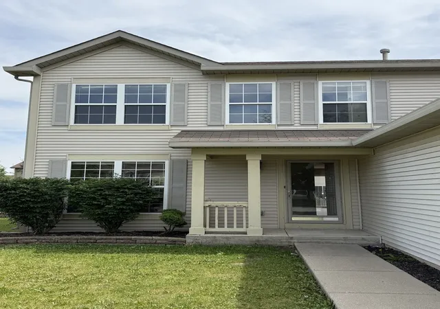 Single family home for sale at 1424 Marigold Ln, Minooka, IL 60447 | MLS# 12783858