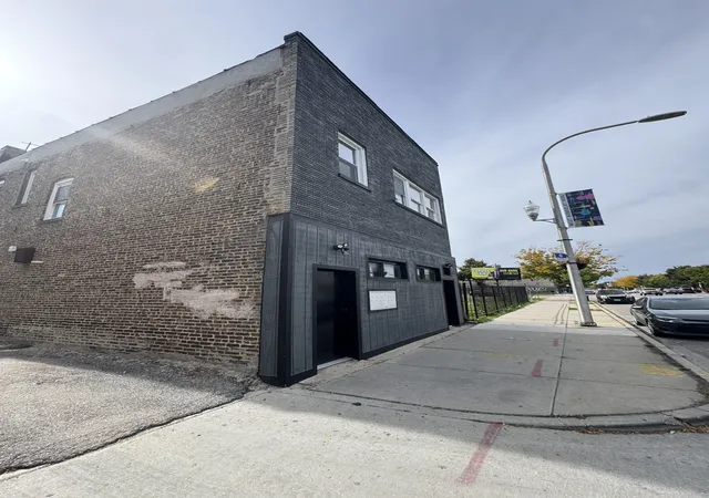 Listing Photo 3 - Condo for sale in building located at 3447 W Chicago Ave, Chicago, IL 60651