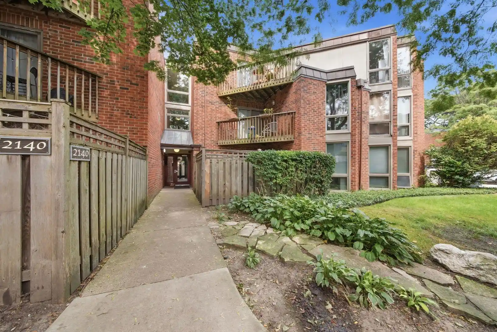 Listing Photo 1 - Condo for sale at Walpole Point, Unit 5202 2140 N Lincoln Ave, Walpole Point, Chicago, IL 60614 | Built Year: undefined - undefined