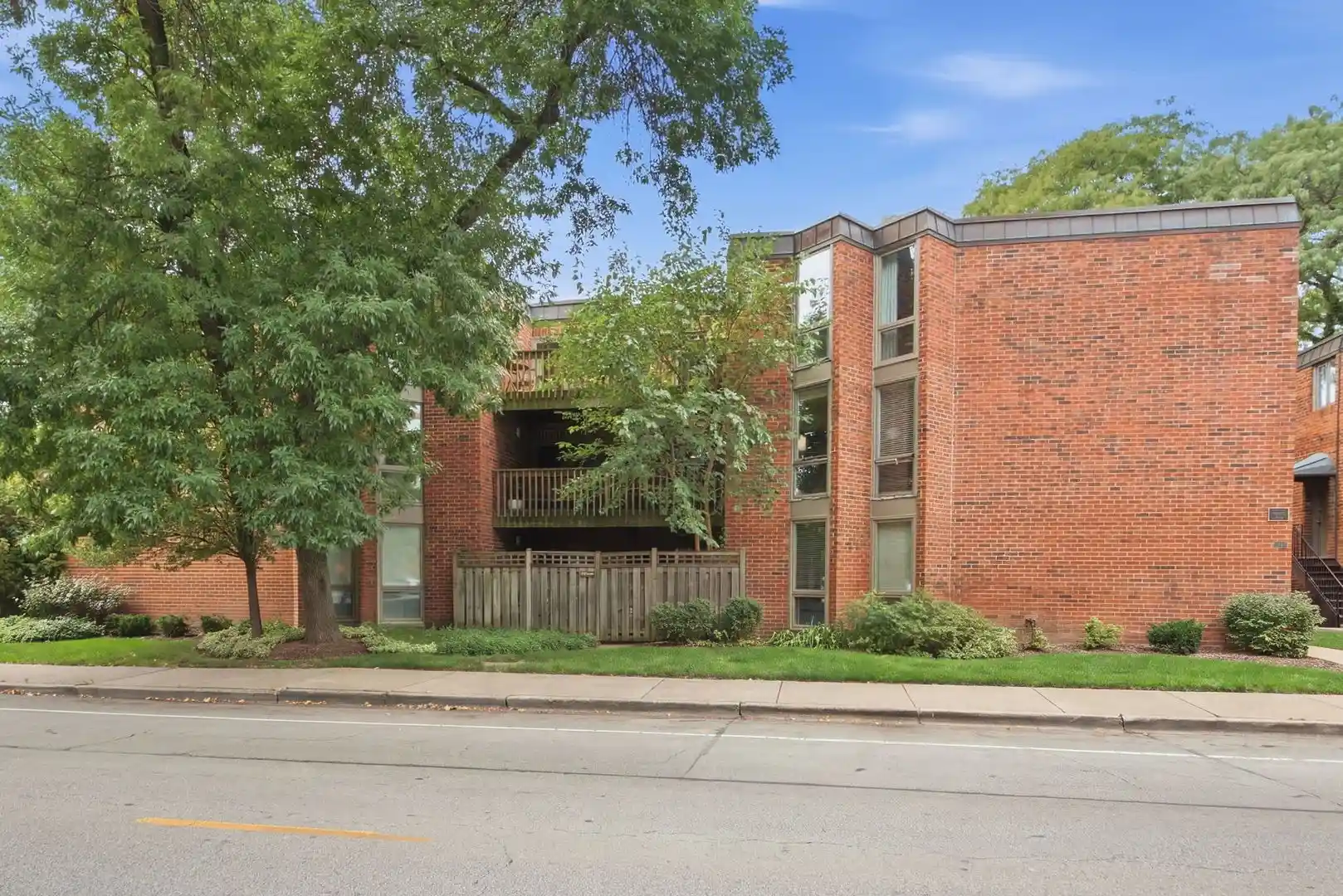 Listing Photo 18 - Condo for sale at Walpole Point, Unit 5202 2140 N Lincoln Ave, Walpole Point, Chicago, IL 60614 | Built Year: undefined - undefined