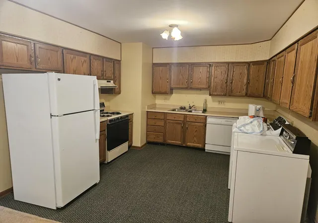 Photo 3 of Single family home for sale at 1211 E Indiana Ave, Pontiac, IL 61764 | MLS# 12783869 | Listing updated on 2026-10-20