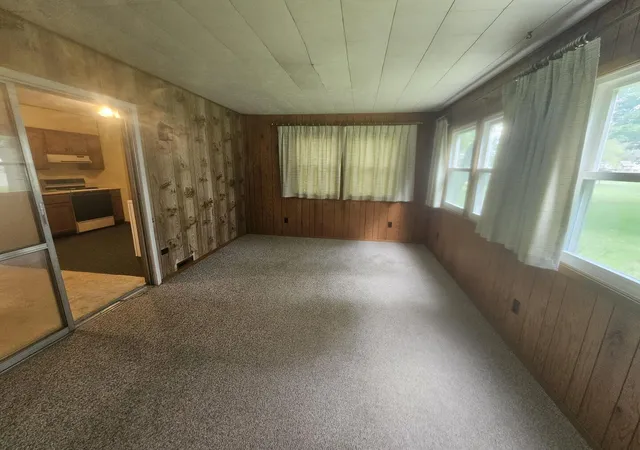 Photo 3 of Single family home for sale at 1211 E Indiana Ave, Pontiac, IL 61764 | MLS# 12783869 | Listing updated on 2026-10-20