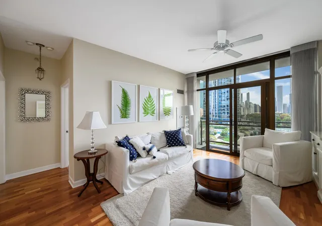 Photo 2 of Condo for sale at 233 E 13th Street #904, Chicago, IL 60605 | MLS# 12783873 | Listing updated on 2026-10-22