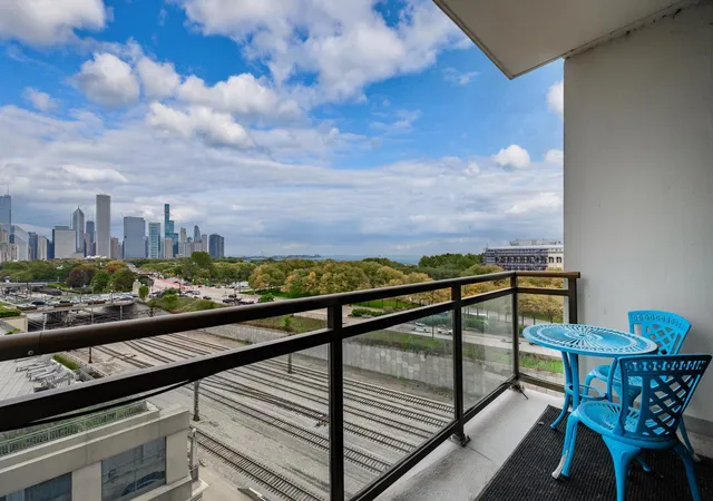Photo 3 of Condo for sale at 233 E 13th Street #904, Chicago, IL 60605 | MLS# 12783873 | Listing updated on 2026-10-22