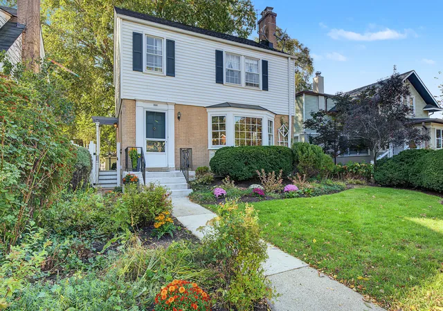 Photo 1 of Single family home for sale at 650 Asbury Ave, Evanston, IL 60202 | MLS# 12783874 | Listing updated on 2026-10-21