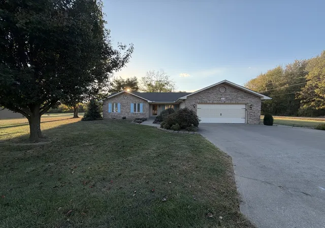 Single family home for sale at 909 N Emma St, West Frankfort, IL 62896 | MLS# 12783878