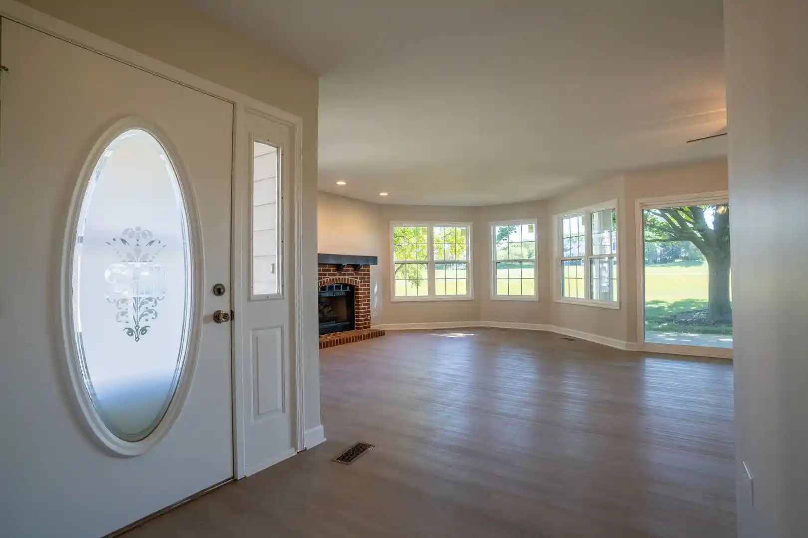 Listing Photo 2 - Condo for sale in 1621 Glengarry Ct located at 1621 Glengarry Ct, Algonquin, IL 60102 - Unit #1621