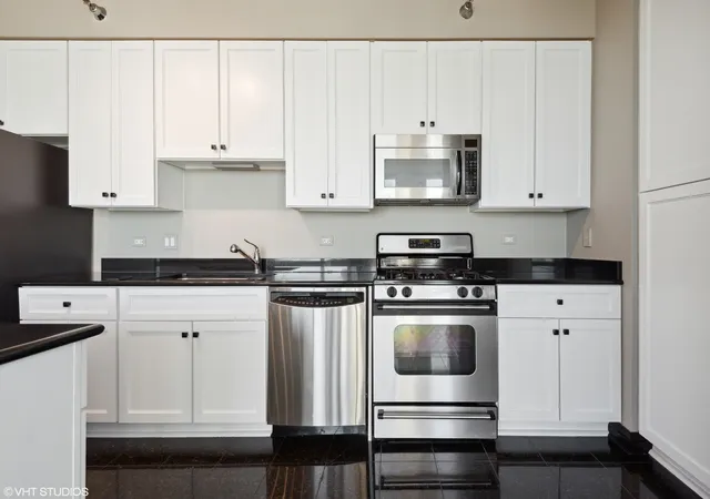 Photo 4 of Condo for sale at 33 W Ontario St #41ES, Chicago, IL 60654 | MLS# 12783901 | Listing updated on 2026-10-21