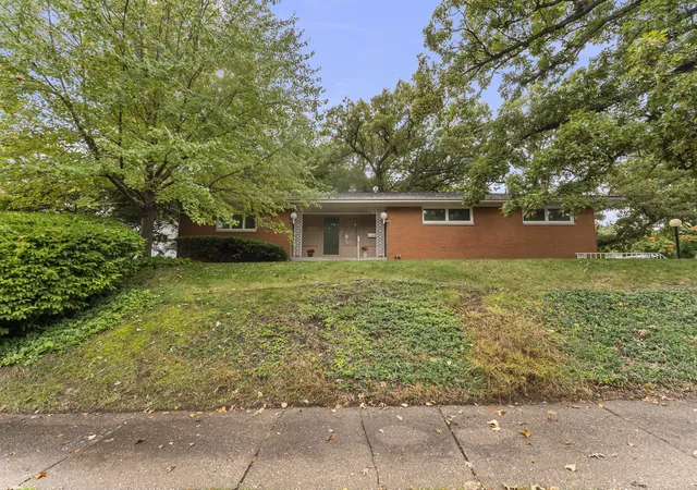 Photo 4 of Single family home for sale at 3421 51st Street, Moline, IL 61265 | MLS# 12783918 | Listing updated on 2026-10-22