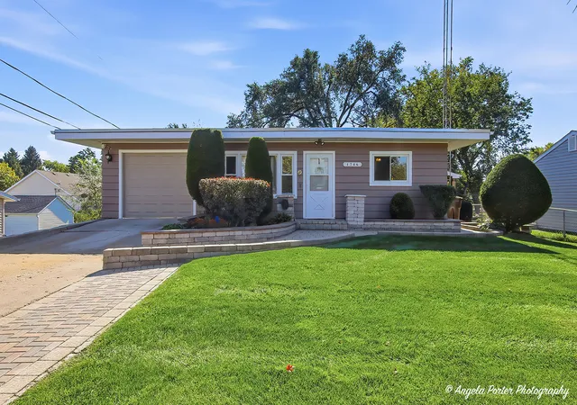 Photo 1 of Single family home for sale at 1746 Walnut Dr, Woodstock, IL 60098 | MLS# 12783920 | Listing updated on 2026-10-22