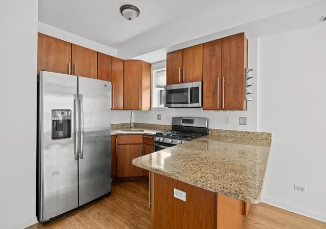 Listing Photo 5 - Condo for sale in building located at 2715 N Sawyer Ave, Chicago, IL 60647 - Unit #1
