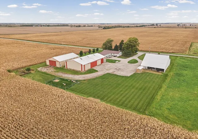 Photo 1 of Single family home for sale at 721 E 200 North Rd, Loda, IL 60948 | MLS# 12783944 | Listing updated on 2026-10-20