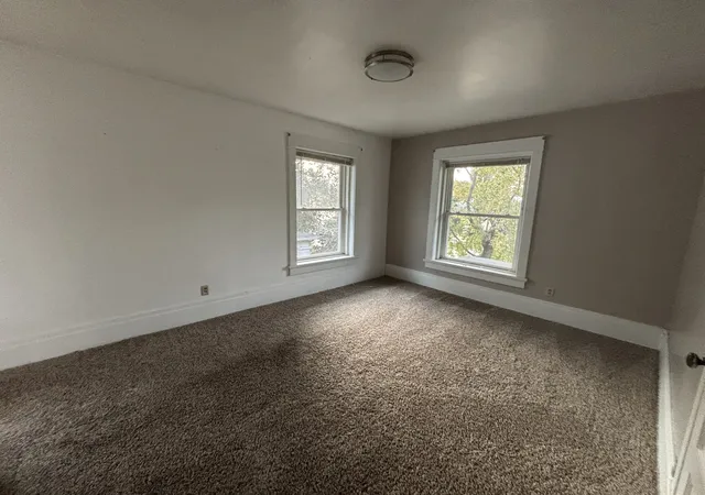 Listing Photo 5 - Condo for sale in building located at 326 3rd Ave S, Clinton, IA 52732