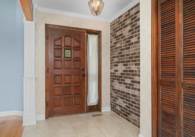 Photo 3 of Single family home for sale at 935 Sunrise Rd, Green Oaks, IL 60048 | MLS# 12783972 | Listing updated on 2026-10-20