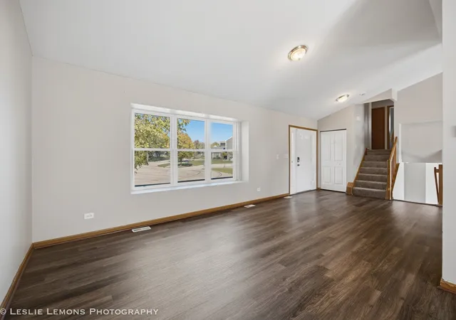 Photo 3 of Single family home for sale at 29 Magnolia Dr, Streamwood, IL 60107 | MLS# 12783993 | Listing updated on 2026-10-21