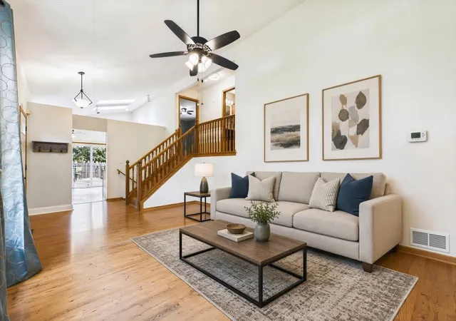 Photo 3 of Single family home for sale at 1007 Cardinal Dr, Zion, IL 60099 | MLS# 12783995 | Listing updated on 2026-10-22