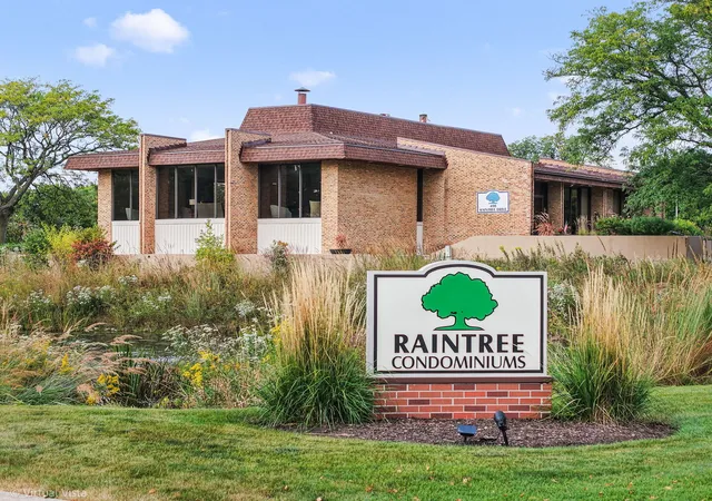Photo 1 of Townhouse for sale at 450 Raintree Ct #2N, Glen Ellyn, IL 60137 | MLS# 12784017 | Listing updated on 2026-10-20