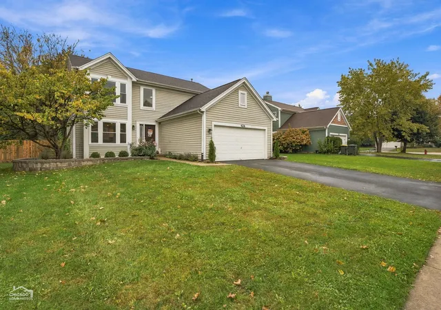 Photo 2 of Single family home for sale at 426 Geneva Ln, Cary, IL 60013 | MLS# 12784023 | Listing updated on 2026-10-20