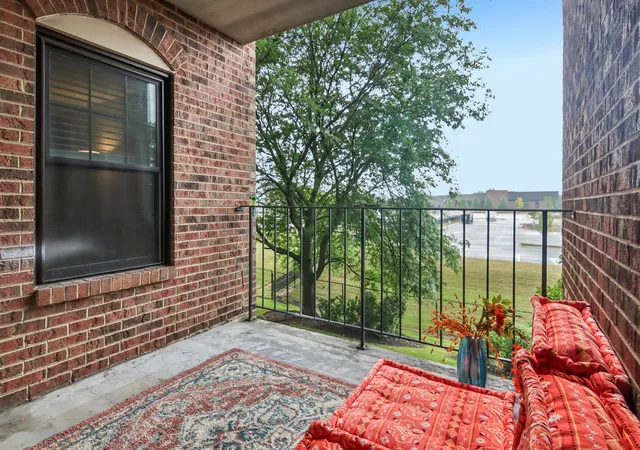 Listing Photo 5 - Condo for sale in building located at 720 Weidner Rd, Buffalo Grove, IL 60089 - Unit #200