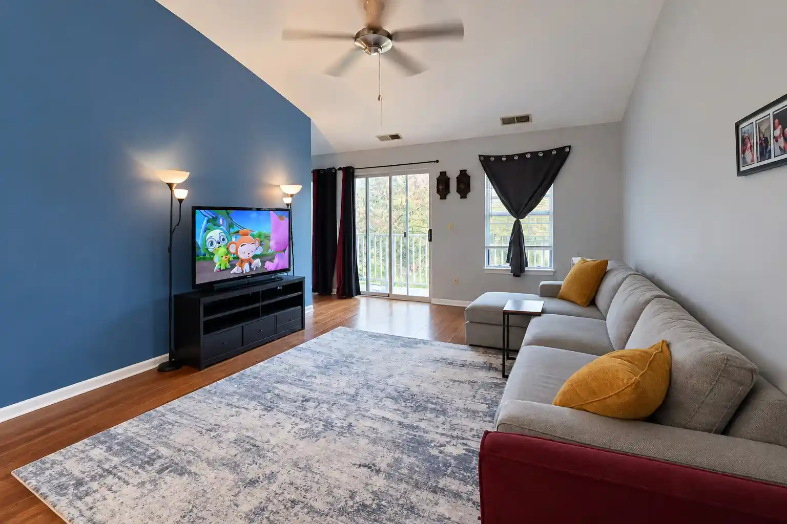 Listing Photo 2 - Condo for sale in 7 Hoover Ct located at 7 Hoover Ct, Streamwood, IL 60107 - Unit 7 Hoover Ct