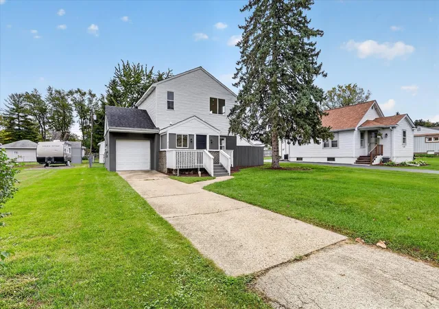 Photo 2 of Sale Pending at 2126 Welworth Ave, Rockford, IL 61108 | MLS# 12784057 | Listing updated on 2026-10-17