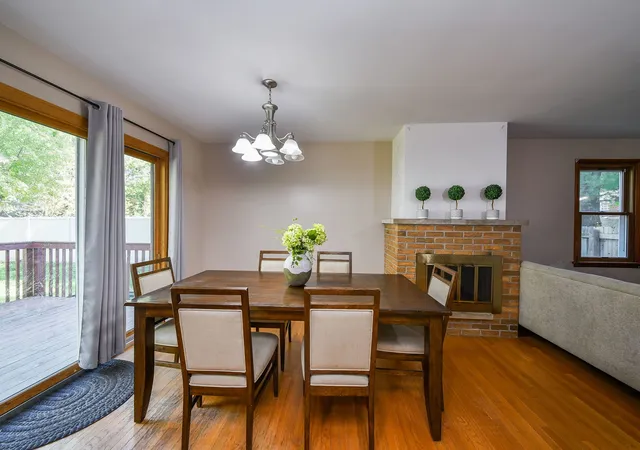 Photo 3 of Single family home for sale at 9 Moraine Ter, De Kalb, IL 60115 | MLS# 12784058 | Listing updated on 2026-10-22