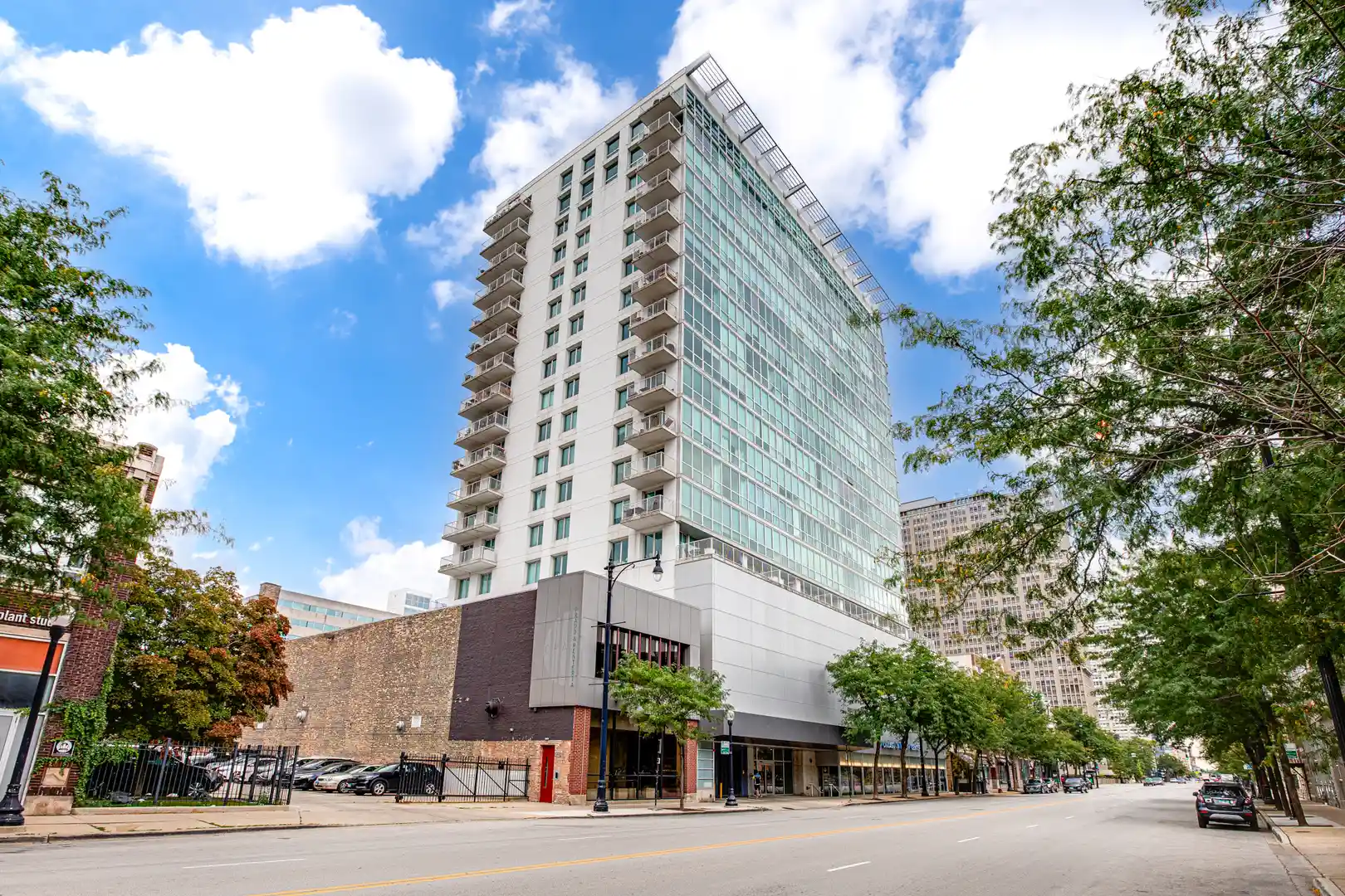Listing Photo 1 - Condo for sale in 1845 S Michigan Ave located at 1845 S Michigan Ave, Chicago, IL 60616 - Unit #904