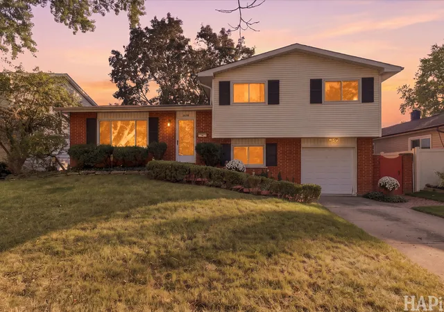 Single family home for sale at 2635 Dana Ave, Waukegan, IL 60087 | MLS# 12784081