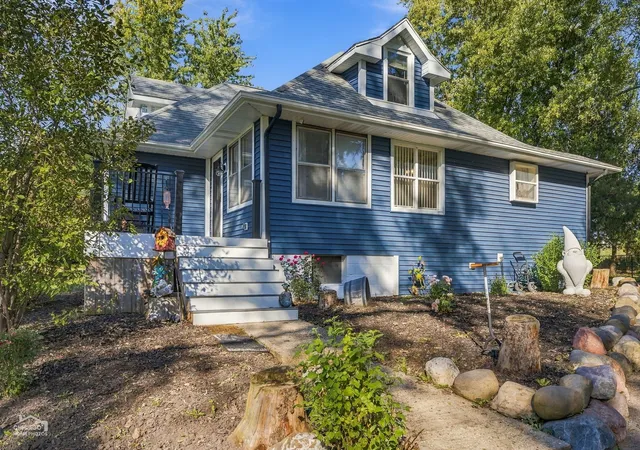 Photo 4 of Single family home for sale at 1205 Garfield St, Harvard, IL 60033 | MLS# 12784083 | Listing updated on 2026-10-23