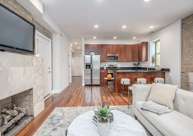 Photo 3 of Condo for sale at 1969 W Cullom Ave #2, Chicago, IL 60613 | MLS# 12784085 | Listing updated on 2026-10-20