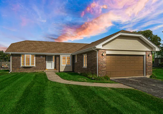 Photo 1 of Single family home for sale at 6316 Knollwood Dr, Oak Forest, IL 60452 | MLS# 12784090 | Listing updated on 2026-10-20
